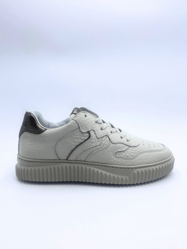 Sneaker Voile Blanche Mujer Blanca detalles en bronce