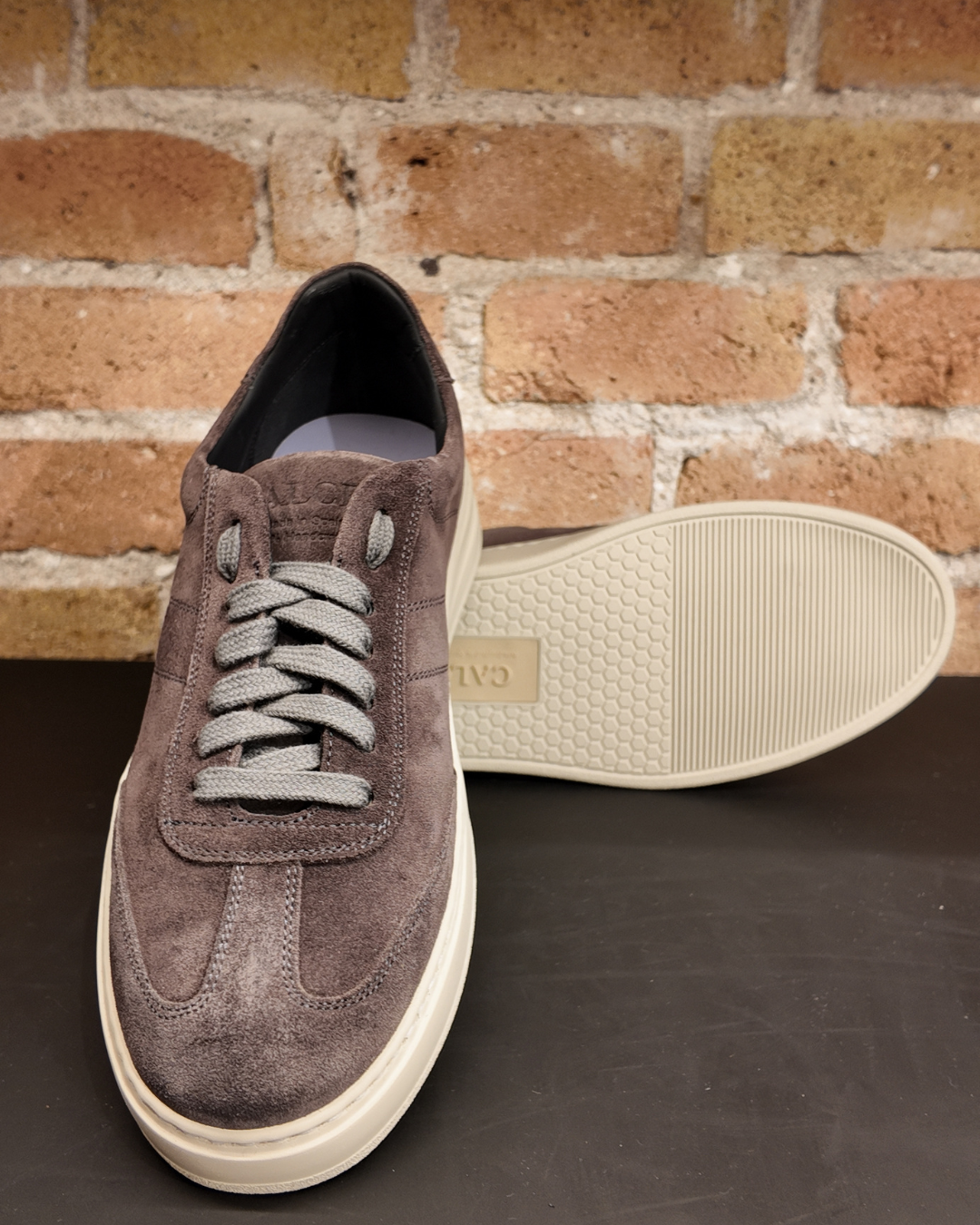 Sneaker Calce Gris de ante - Imagen 5