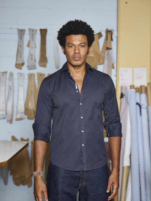 camisa azul marino